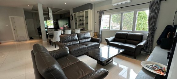 4 bedrooms Cafe / restaurant in Pattaya, Thailand No. 8424 11