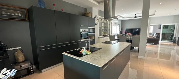 4 bedrooms Cafe / restaurant in Pattaya, Thailand No. 8424 22