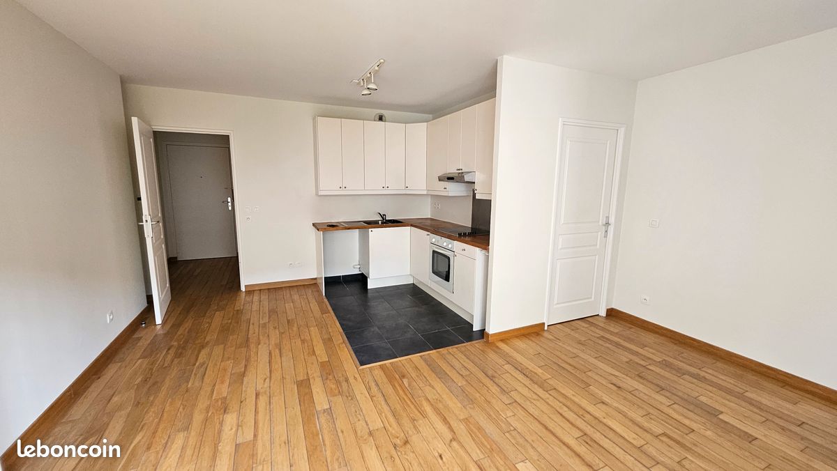 3-Zimmer Wohnung in Lyon, France, Nr. 341988