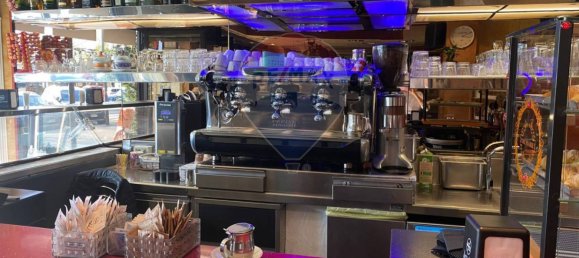 3 rooms Commercial property in Arona, Italy No. 52924 3