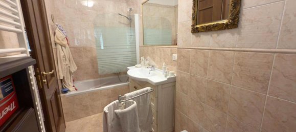 5 rooms Apartment in Genoa, Italy No. 37350 25