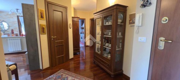 5 rooms Apartment in Genoa, Italy No. 37350 6