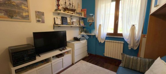 5 rooms Apartment in Genoa, Italy No. 37350 19