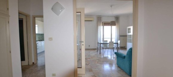 3-salle Penthouse à Pordenone, Italy No. 37500 3