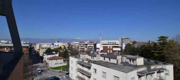 3-salle Penthouse à Pordenone, Italy No. 37500 6