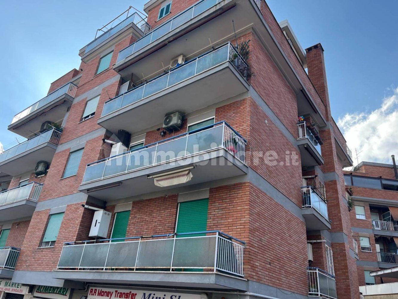 2 bedrooms Apartment in Rome, Italy No. 375495