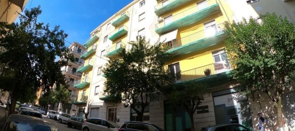 4 rooms Apartment in Cosenza, Italy No. 77906 3