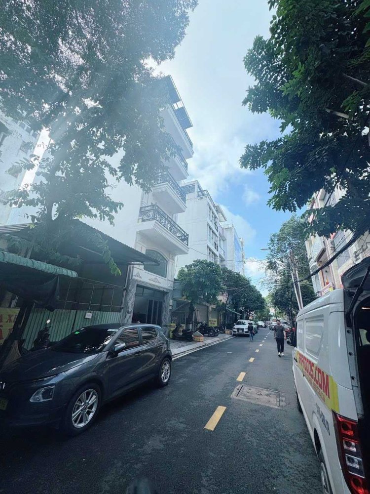  Land in District 7, Vietnam No. 19877