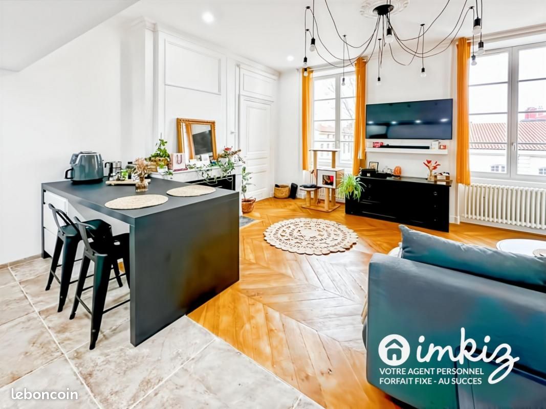 Apartamento de 2 dormitorios en Lyon, France No. 343461