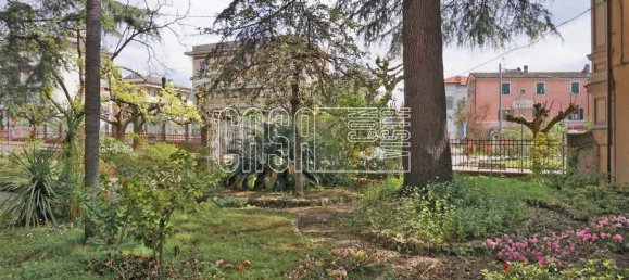 2 bedrooms Apartment in Sarzana, Italy No. 221488 4