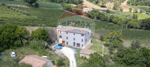 4 Schlafzimmer Haus in Cupramontana, Italy, Nr. 319458 7
