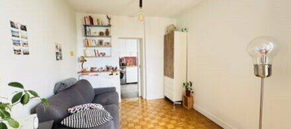 Studio in Paris, France, Nr. 320001 3