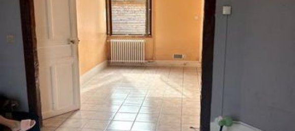 2 bedrooms House in Saint-Quentin, France No. 304853 2