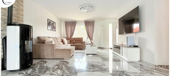 3 bedrooms House in Beaurains, France No. 276804 7