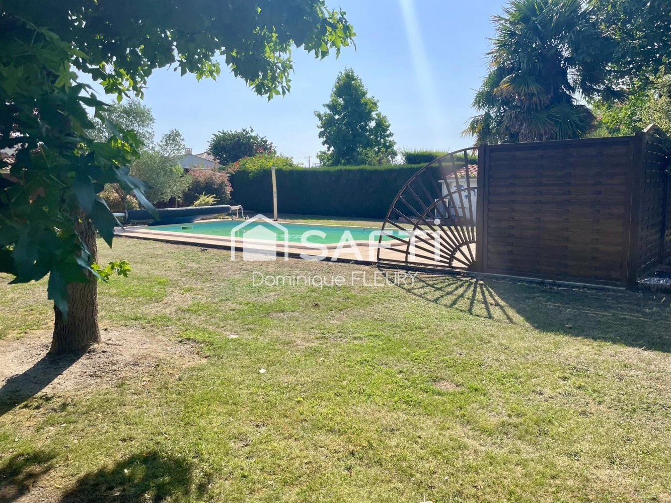  قطعة أرض في Challans, France 600متر مربع رقم 281893