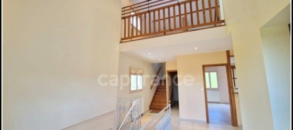 4 bedrooms House in Auxerre, France No. 202858 8