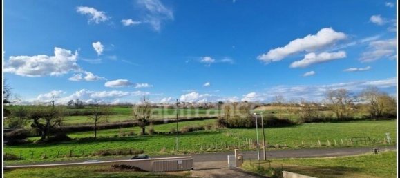 4 bedrooms House in Auxerre, France No. 202858 2