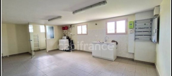 4 bedrooms House in Auxerre, France No. 202858 17