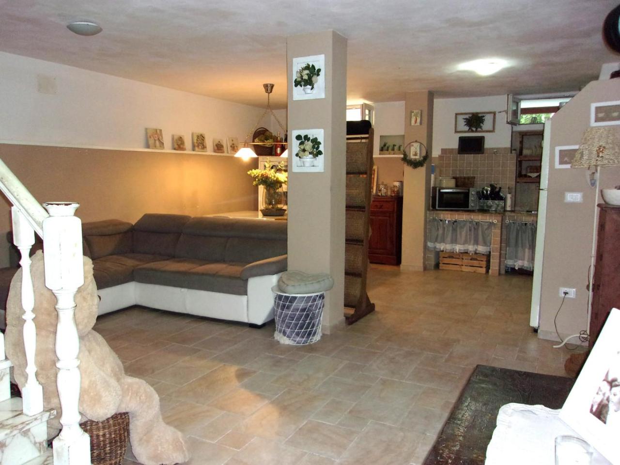 5 rooms Apartment in Massa, Italy No. 105140