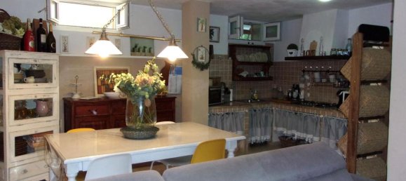 5 rooms Apartment in Massa, Italy No. 105140 9