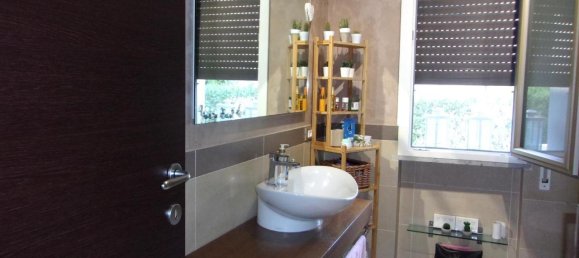 5 rooms Apartment in Massa, Italy No. 105140 19