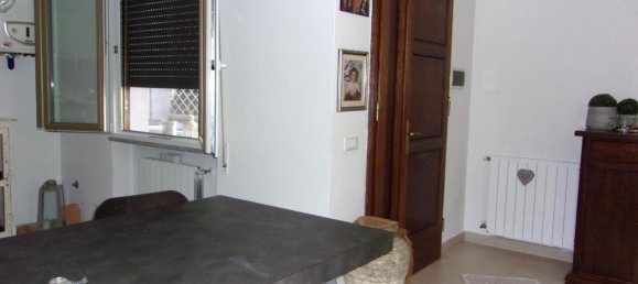 5 rooms Apartment in Massa, Italy No. 105140 2
