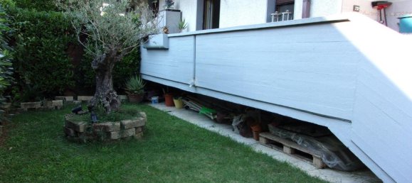 5 rooms Apartment in Massa, Italy No. 105140 24