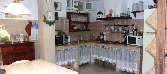 5 rooms Apartment in Massa, Italy No. 105140 6