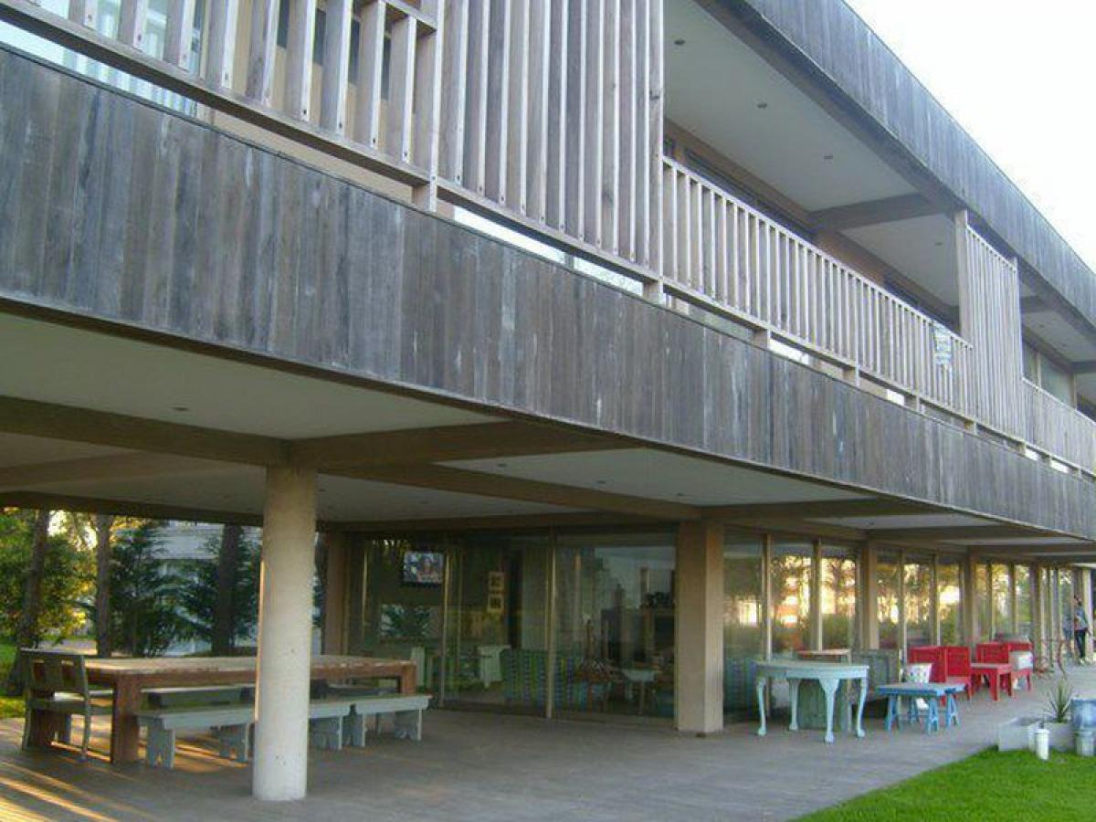 Дом с 5 спальнями в Мар-дель-Плата, Аргентина № 83460