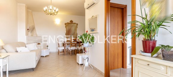 2 bedrooms Apartment in Castelnuovo di Porto, Italy No. 125701 2