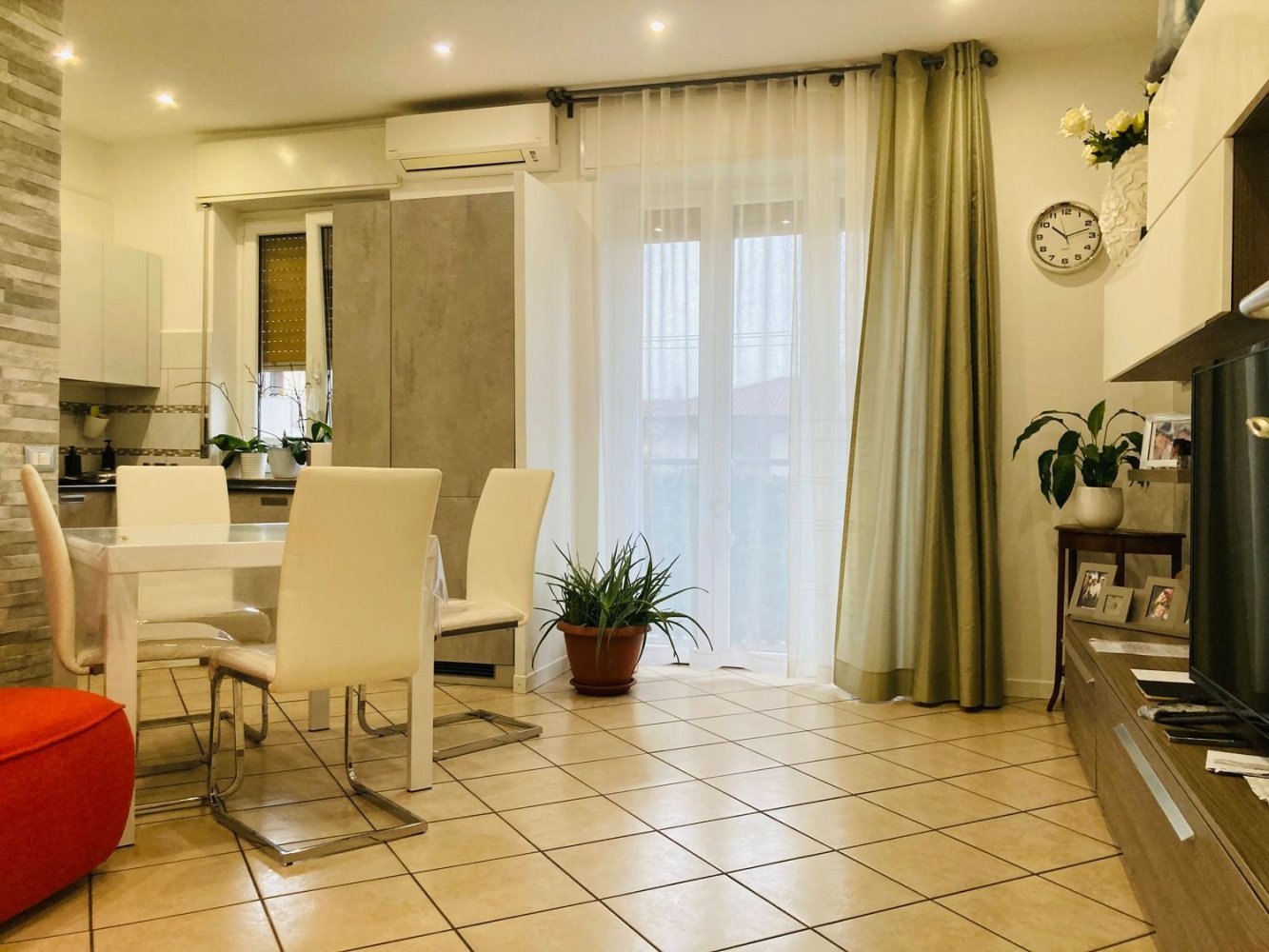 Apartamento de 3 divisões em Cardano al Campo, Italy N.º 109839