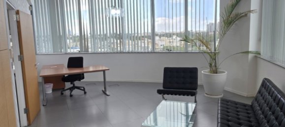 Oficina de 10 habitaciónes en Aglandjia, Cyprus No. 25890 17