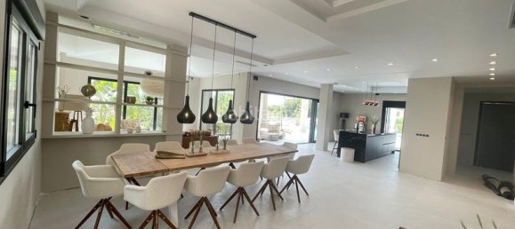 7 bedrooms Villa in Marbella, Spain No. 29879 39