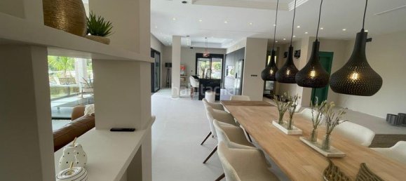 7 bedrooms Villa in Marbella, Spain No. 29879 21