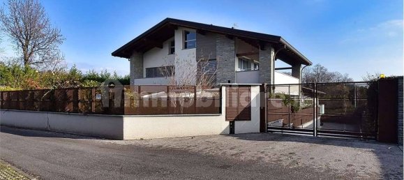 3 Schlafzimmer Wohnung in Capiago Intimiano, Italy, Nr. 331084 16