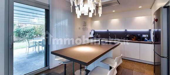 3 Schlafzimmer Wohnung in Capiago Intimiano, Italy, Nr. 331084 15