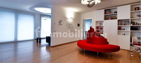 3 Schlafzimmer Wohnung in Capiago Intimiano, Italy, Nr. 331084 30
