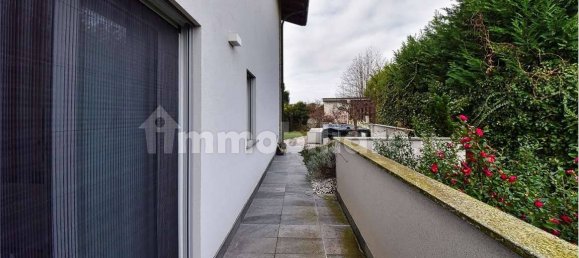 3 Schlafzimmer Wohnung in Capiago Intimiano, Italy, Nr. 331084 62