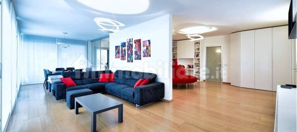 3 Schlafzimmer Wohnung in Capiago Intimiano, Italy, Nr. 331084 38