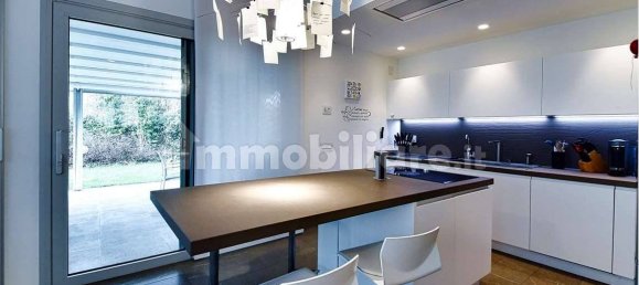 3 Schlafzimmer Wohnung in Capiago Intimiano, Italy, Nr. 331084 24