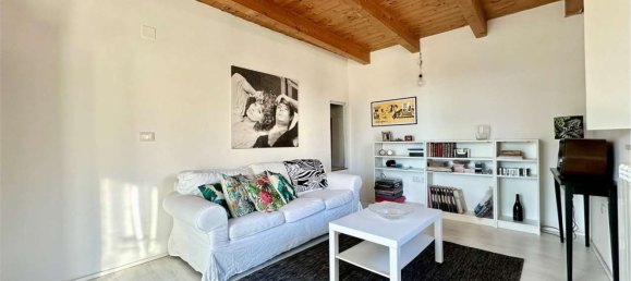 151m² Building in Gualdo Tadino, Italy No. 88251 4