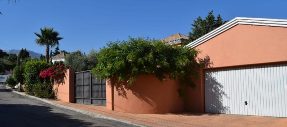 Villa de 4 dormitorios en Estepona, Spain No. 126966 44