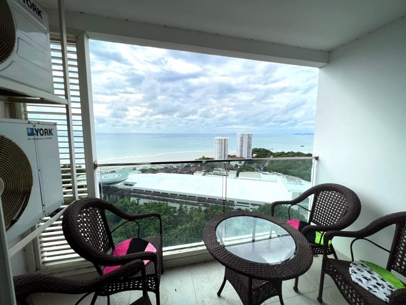 2 bedrooms Condo in Pattaya, Thailand No. 1743