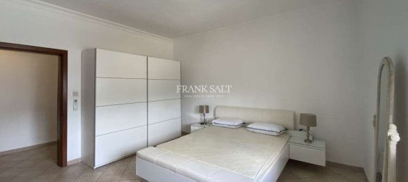 3 غرف نوم طابقين في Attard, Malta رقم 10703 8