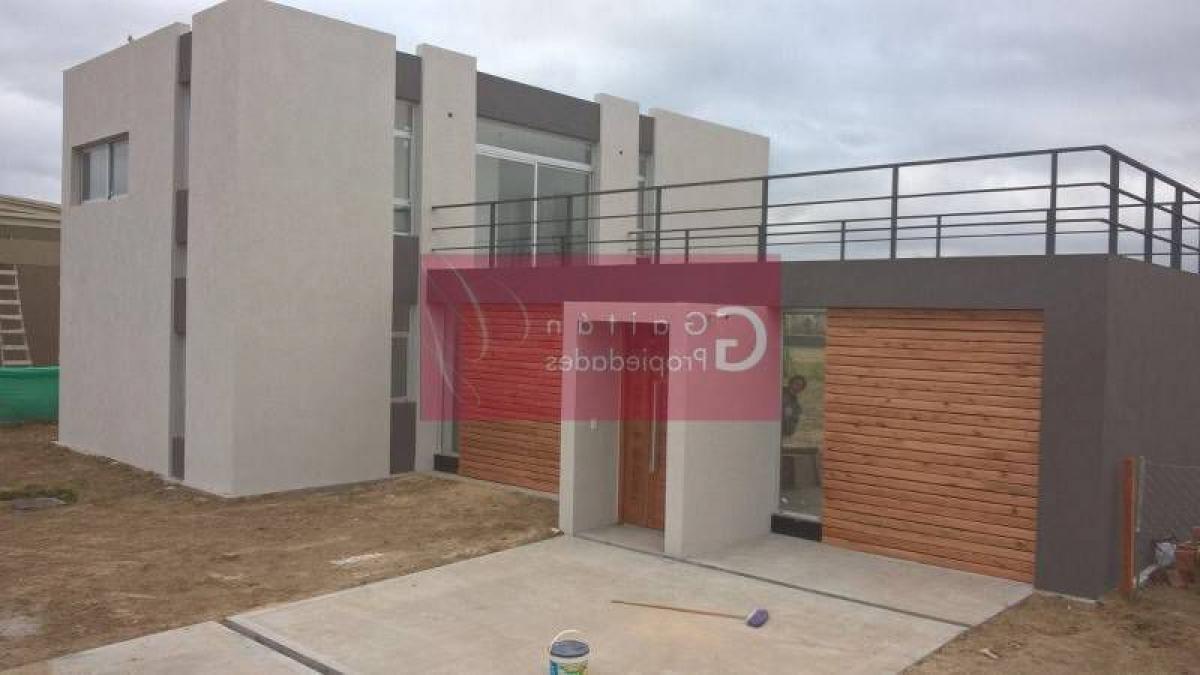 3 bedrooms House in Tigre, Argentina No. 8012