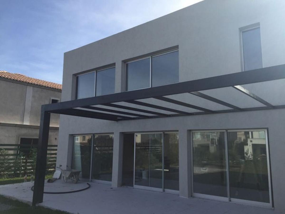 4 bedrooms House in Tigre, Argentina No. 8378