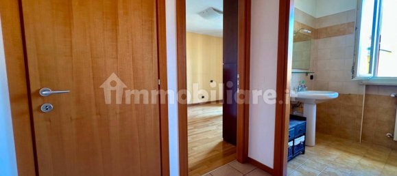 Квартира с 2 спальнями в Оппеано, Италия № 370369 8