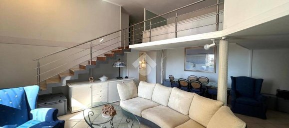 3 bedrooms Apartment in Naples, Italy No. 350703 2