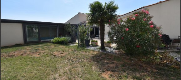 5 bedrooms House in Gemozac, France No. 345459 12