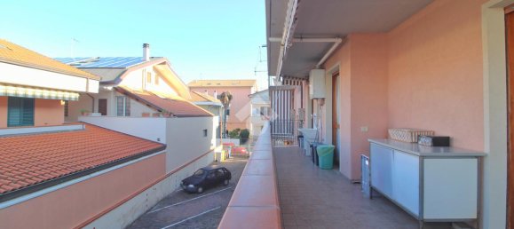 Apartamento de 4 habitaciónes en Giulianova, Italy No. 156198 7
